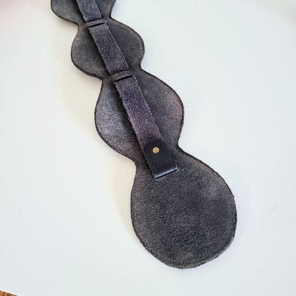 Vintage Brass Horse Medallions On Leather Harness Strap, Set Of Five Medallions - Picture 9 of 10